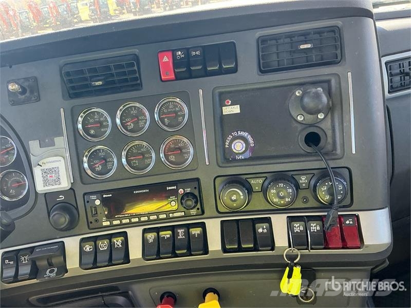 Kenworth T680 6x4 T/A Day Cab Truck Tractor Naudoti vilkikai