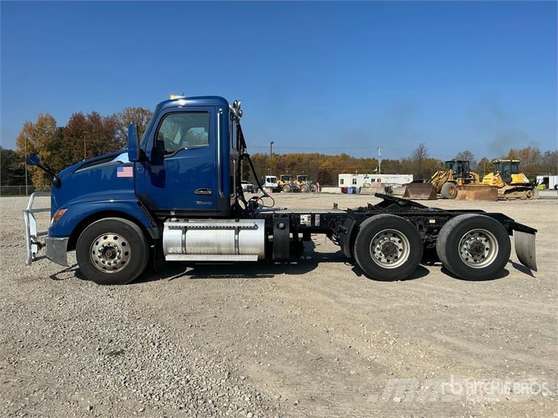 Kenworth T680 6x4 T/A Day Cab Truck Tractor Vilcēji