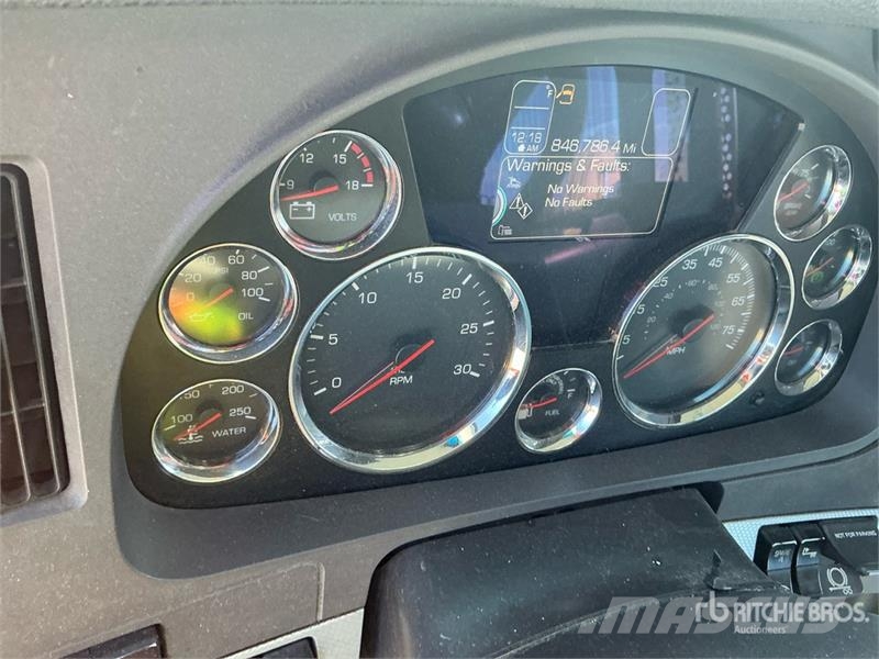 Kenworth T680 6x4 T/A Day Cab Truck Tractor Vilcēji