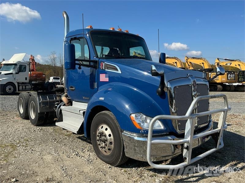 Kenworth T680 6x4 T/A Day Cab Truck Tractor Vilcēji