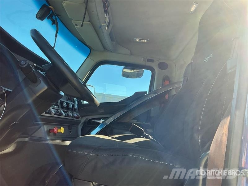 Kenworth T680 6x4 T/A Day Cab Truck Tractor Naudoti vilkikai