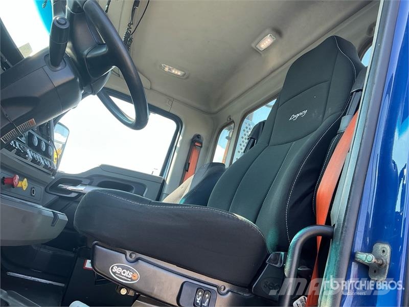 Kenworth T680 6x4 T/A Day Cab Truck Tractor Vilcēji