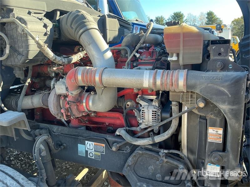 Kenworth T680 6x4 T/A Day Cab Truck Tractor Vilcēji