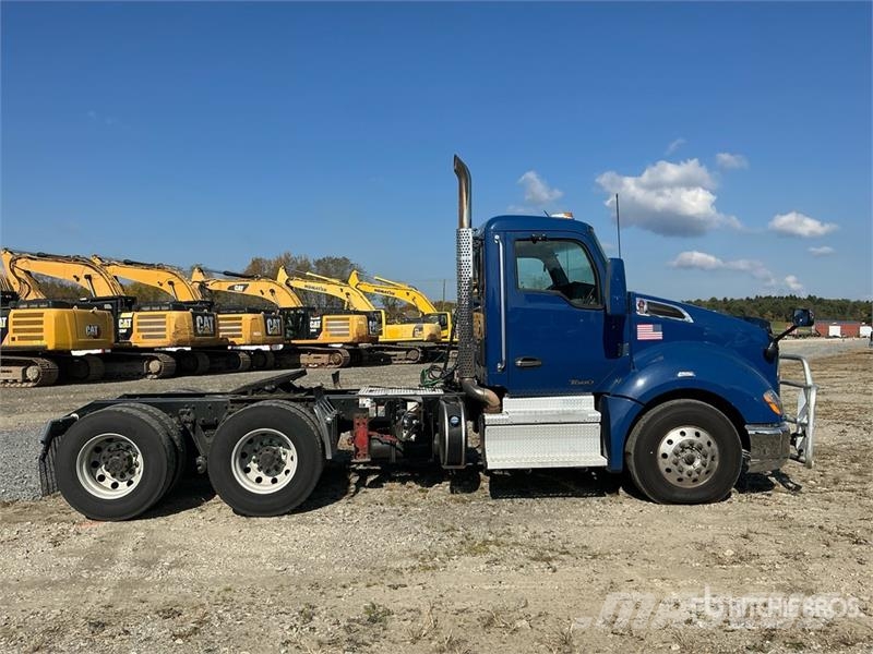 Kenworth T680 6x4 T/A Day Cab Truck Tractor Vilcēji