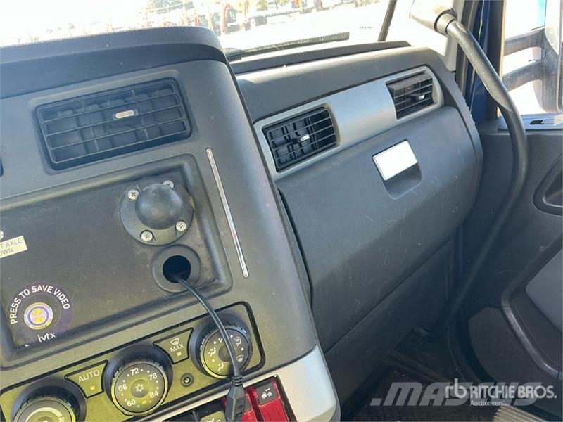 Kenworth T680 6x4 T/A Day Cab Truck Tractor Naudoti vilkikai