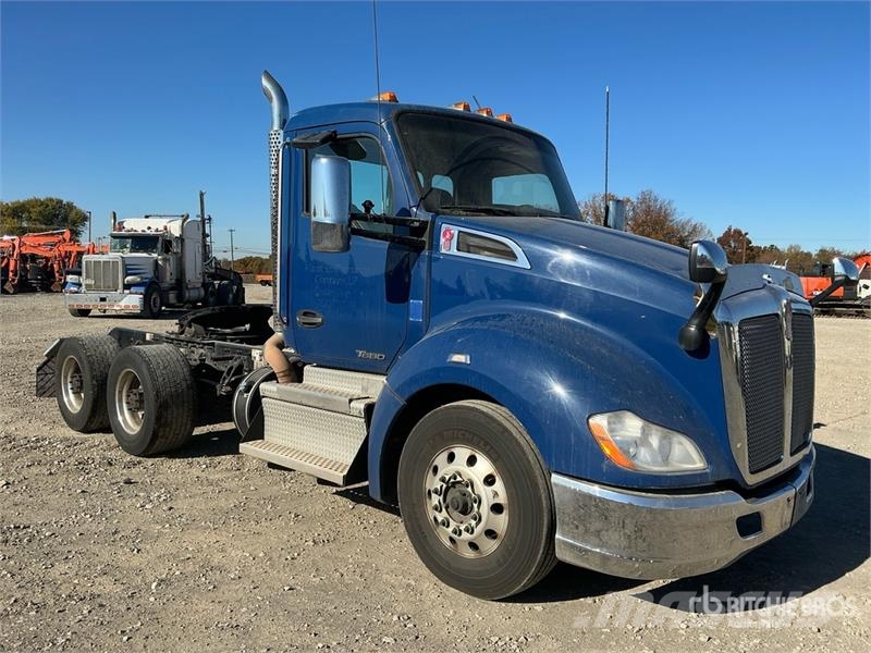 Kenworth T680 6x4 T/A Day Cab Truck Tractor Vilcēji