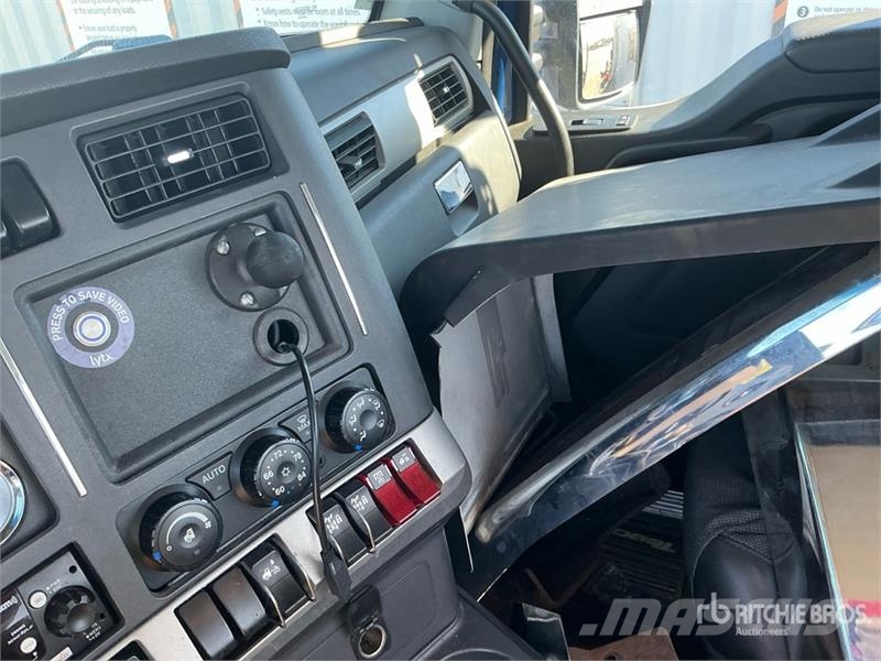 Kenworth T680 6x4 T/A Day Cab Truck Tractor Naudoti vilkikai