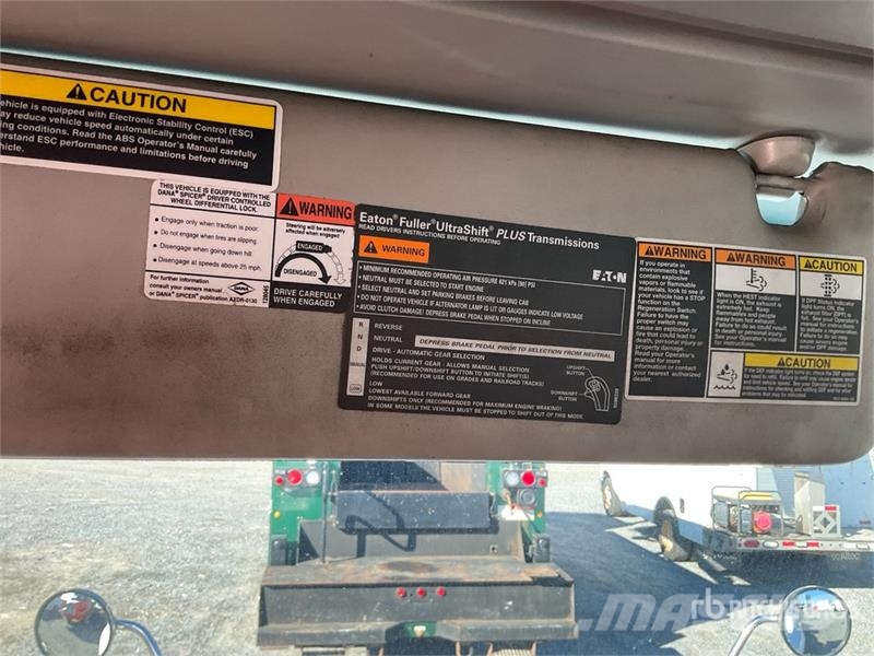 Kenworth T680 6x4 T/A Day Cab Truck Tractor Vlačilci