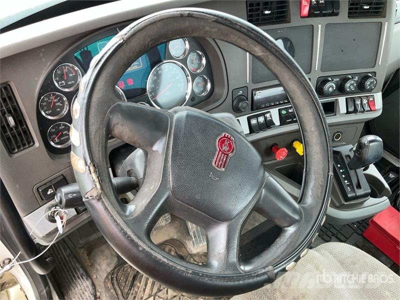 Kenworth T680 6x4 T/A Day Cab Truck Tractor Vlačilci