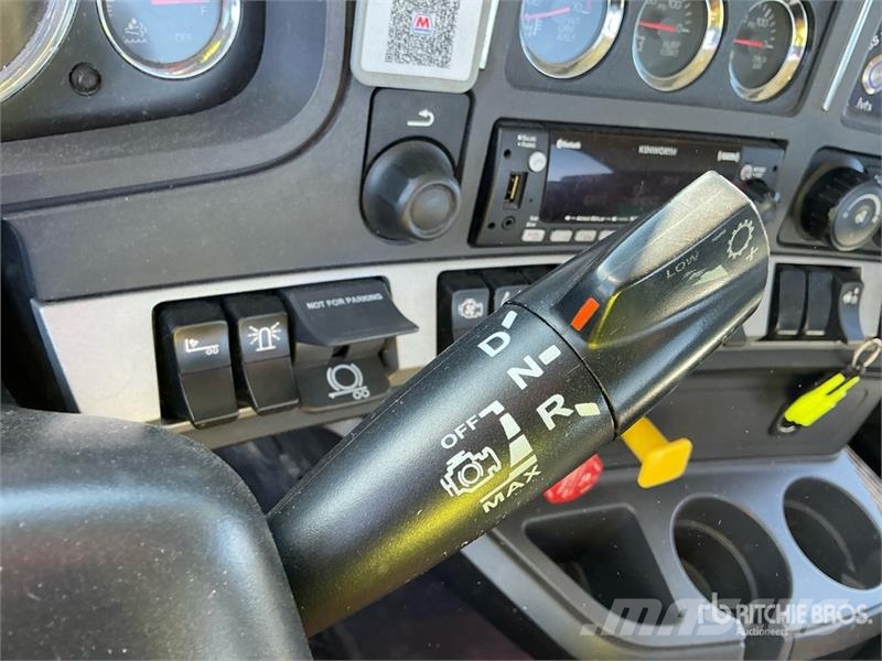 Kenworth T680 6x4 T/A Day Cab Truck Tractor Naudoti vilkikai