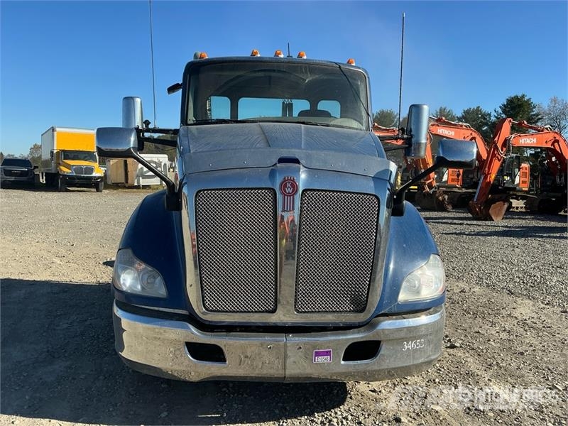 Kenworth T680 6x4 T/A Day Cab Truck Tractor Vilcēji