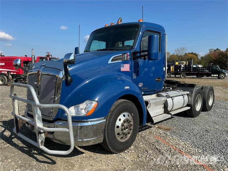 Kenworth T680 6x4 T/A Day Cab Truck Tractor Vilcēji