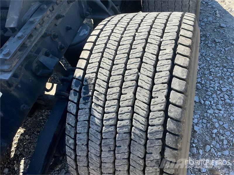 Kenworth T680 6x4 T/A Day Cab Truck Tractor Naudoti vilkikai