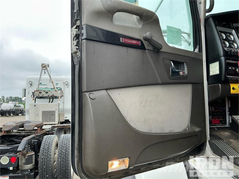 Kenworth T800 Autotractoare