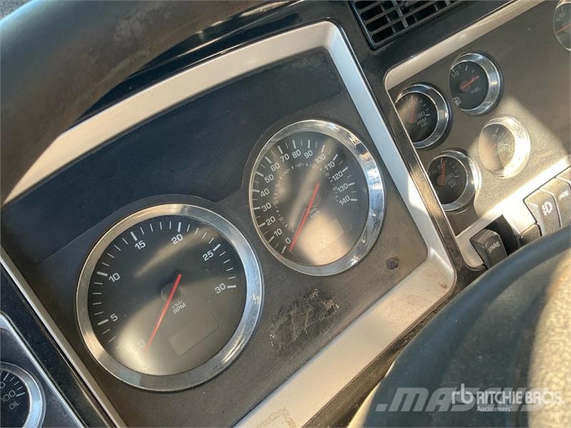 Kenworth T800 Vetopöytäautot