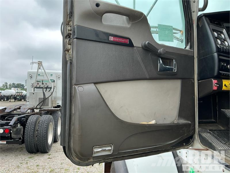 Kenworth T800 Autotractoare