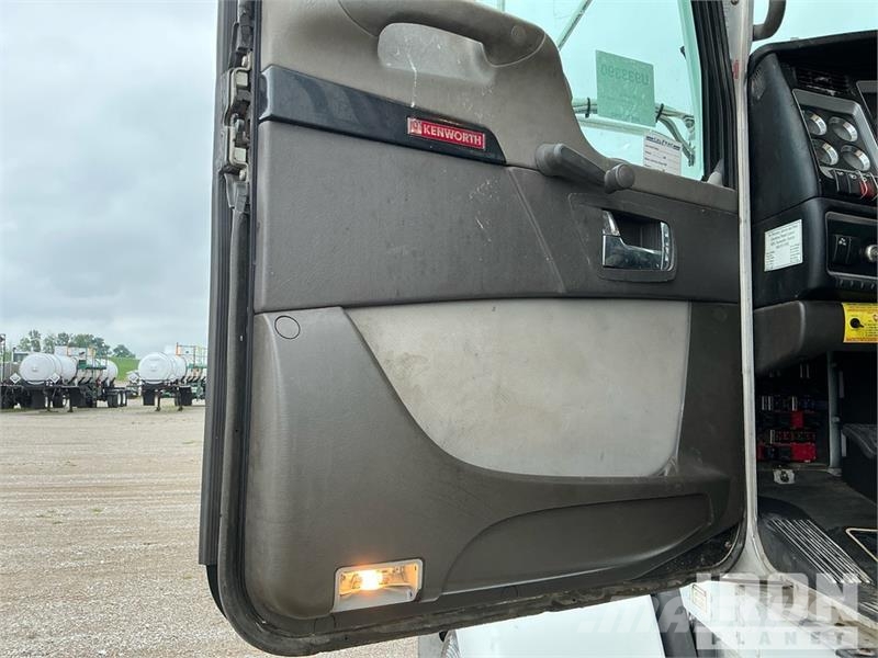 Kenworth T800 Autotractoare