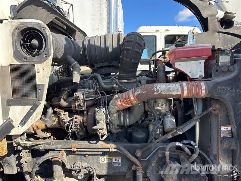 Kenworth T800 8x4 Flatbed Truck Platformas/izkraušana no sāniem