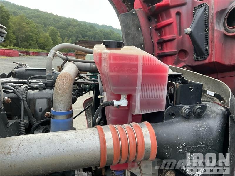 Kenworth T880 شاحنات لوادر