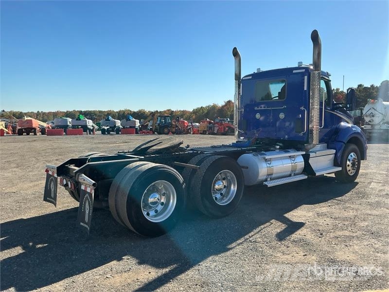 Kenworth T880 Trekkers