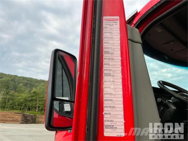 Kenworth T880 شاحنات لوادر