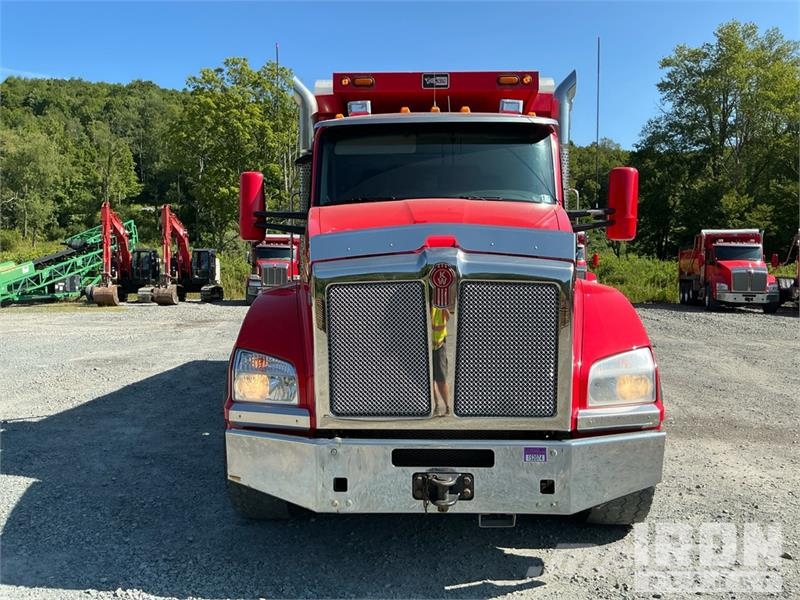 Kenworth T880 شاحنات قلابة