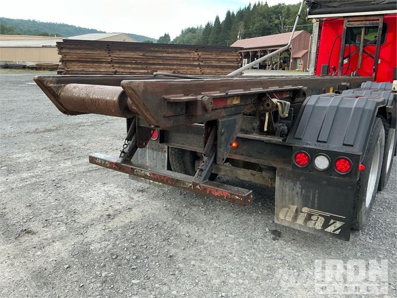 Kenworth T880 شاحنات لوادر
