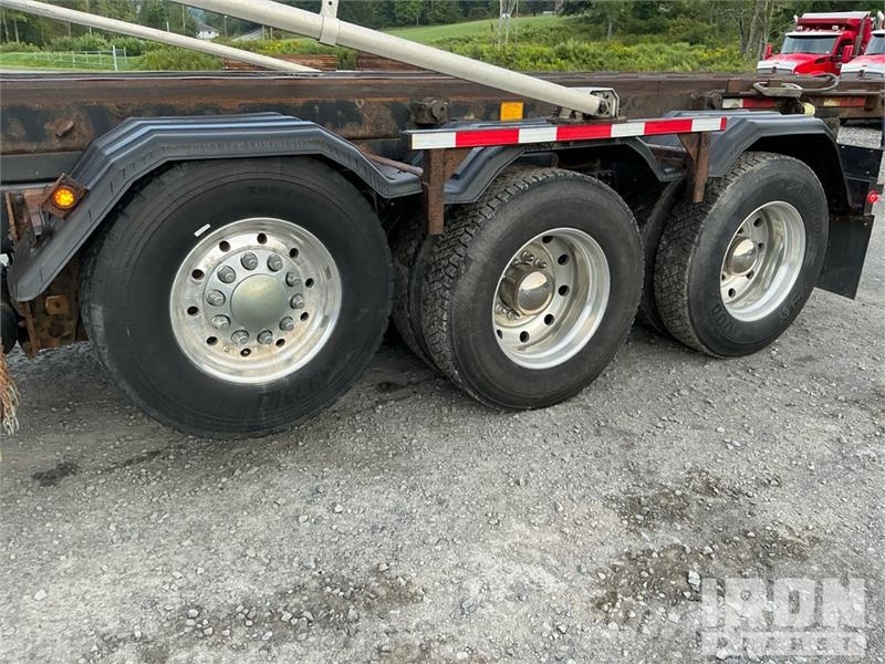Kenworth T880 شاحنات لوادر