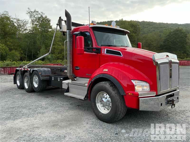 Kenworth T880 شاحنات لوادر