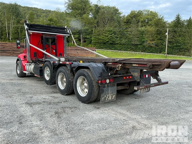 Kenworth T880 شاحنات لوادر