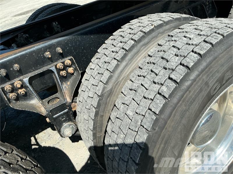 Kenworth T880 شاحنات قلابة