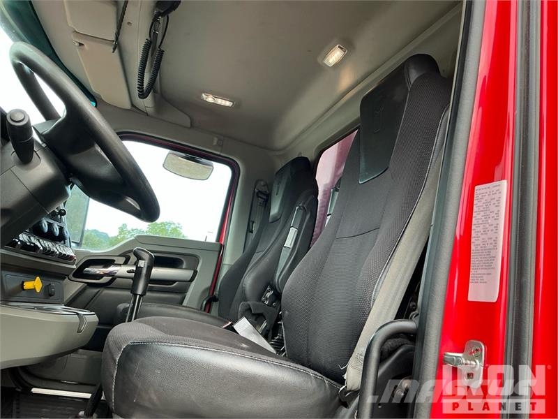 Kenworth T880 شاحنات قلابة