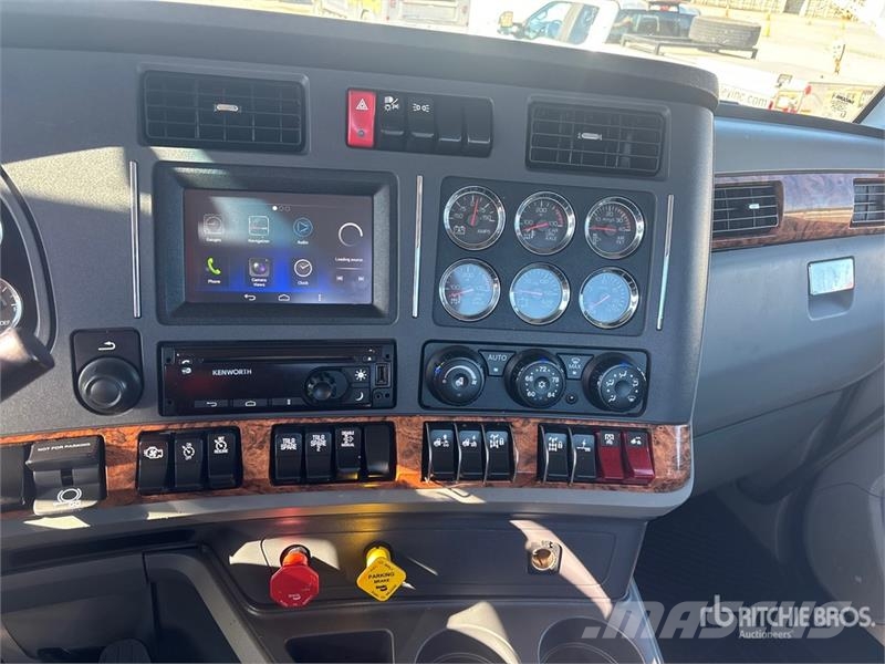 Kenworth T880 Trekkers