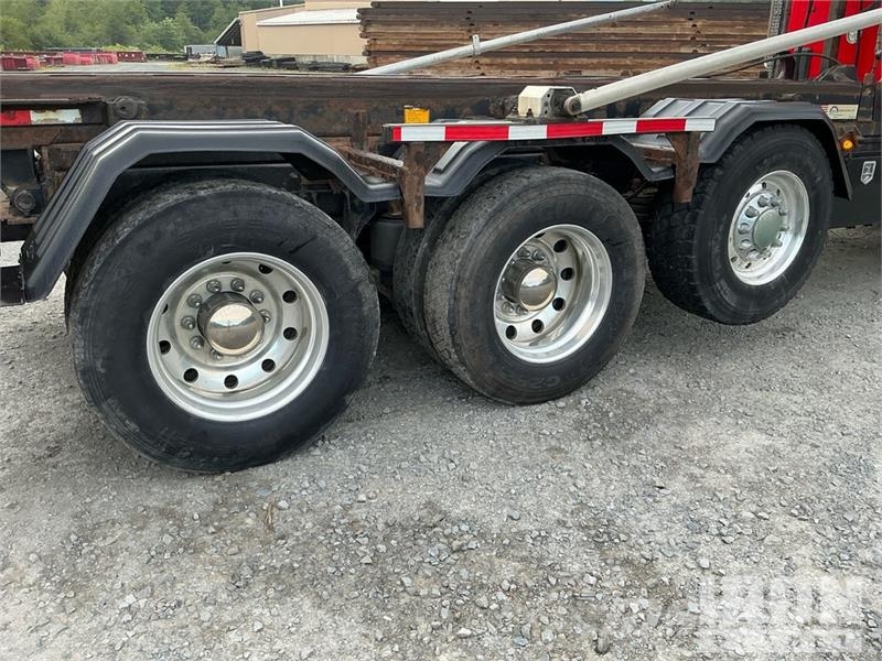 Kenworth T880 شاحنات لوادر