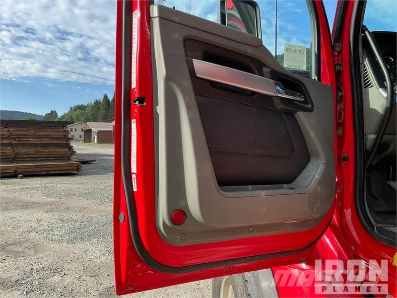 Kenworth T880 شاحنات قلابة