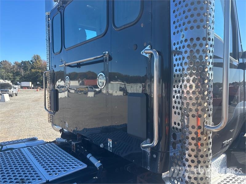 Kenworth T880 Trekkers