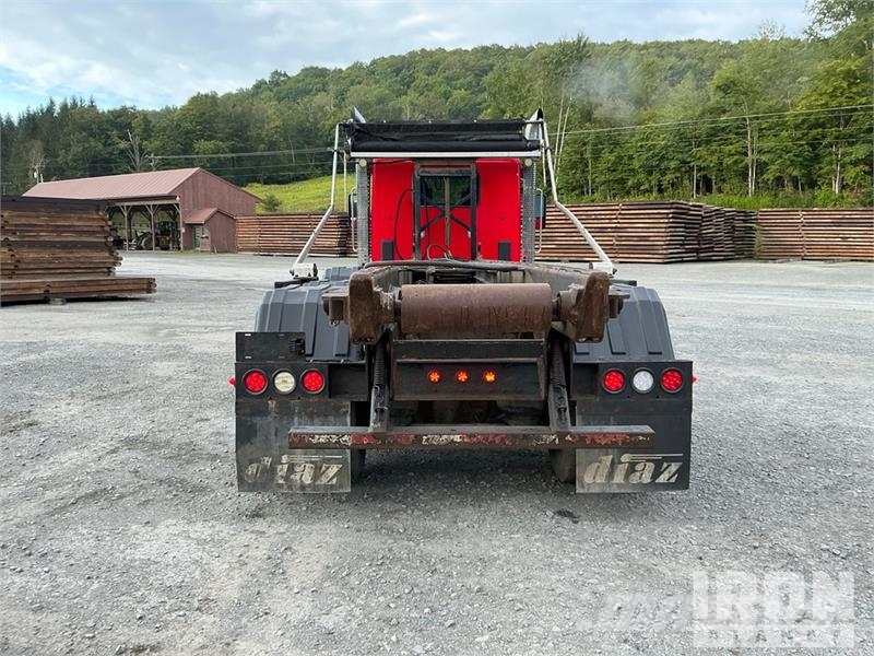 Kenworth T880 شاحنات لوادر