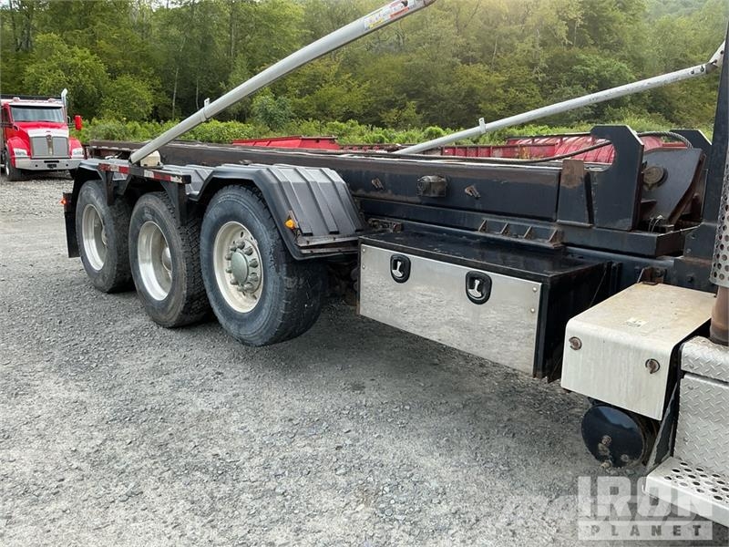 Kenworth T880 شاحنات لوادر