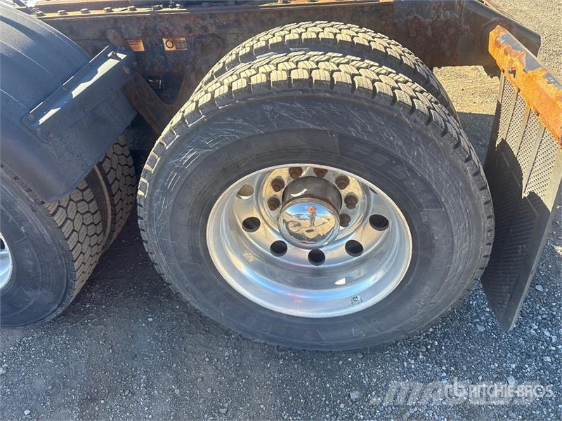 Kenworth T880 Trekkers