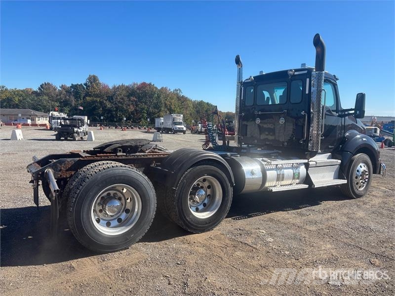 Kenworth T880 Trekkers