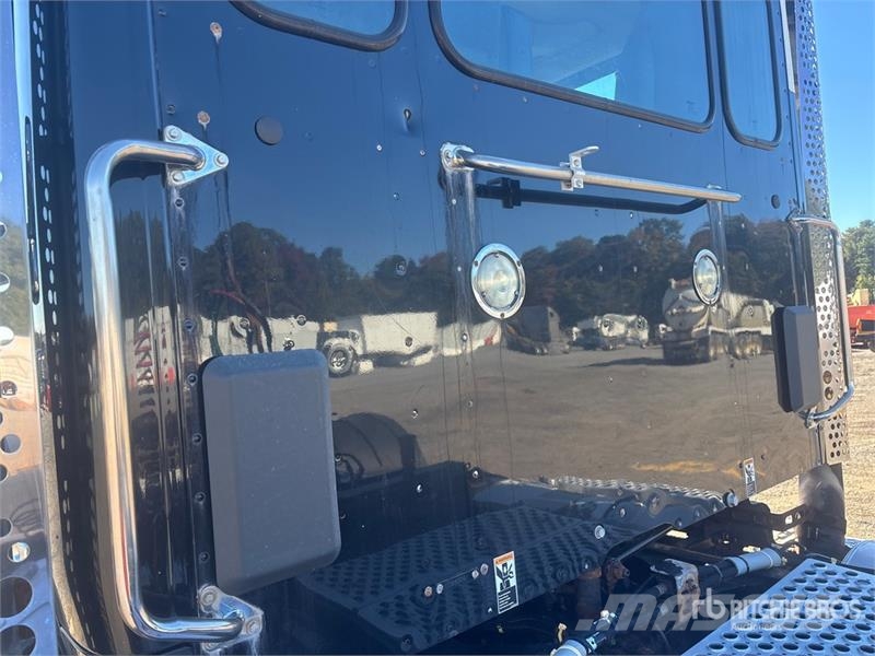Kenworth T880 Trekkers