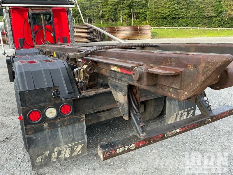 Kenworth T880 شاحنات لوادر