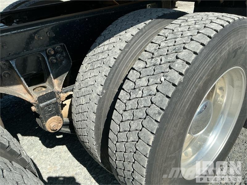 Kenworth T880 شاحنات قلابة