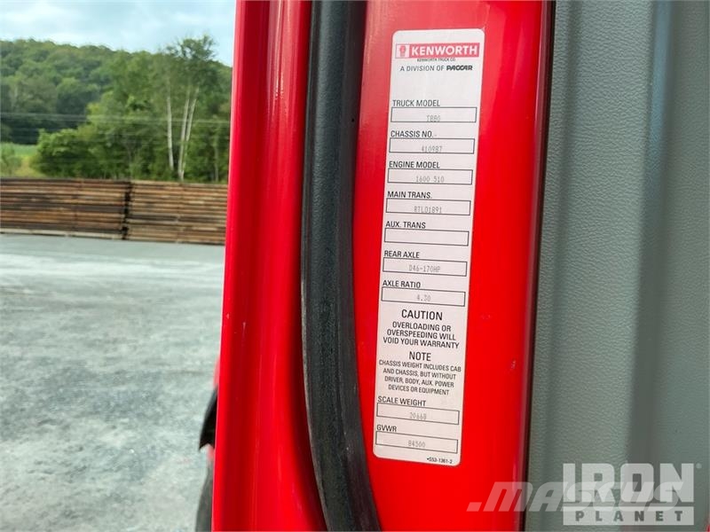 Kenworth T880 شاحنات لوادر