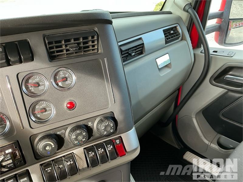 Kenworth T880 شاحنات قلابة