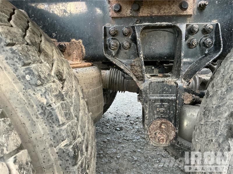 Kenworth T880 شاحنات لوادر