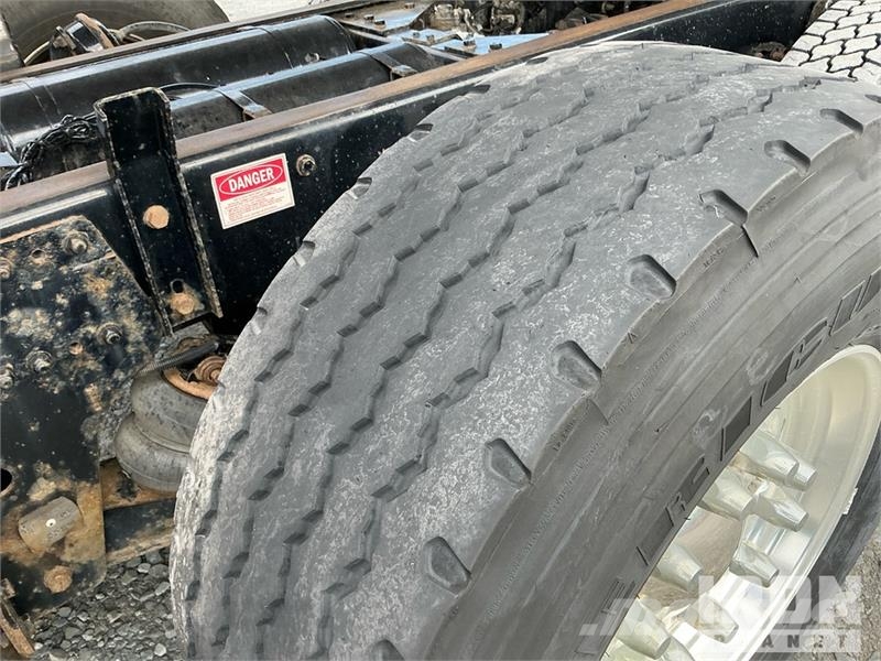 Kenworth T880 شاحنات قلابة