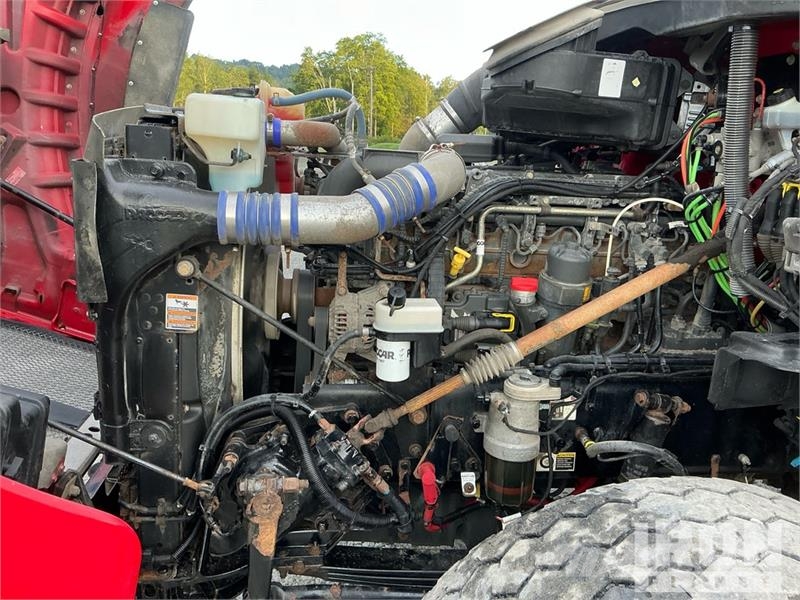 Kenworth T880 شاحنات لوادر