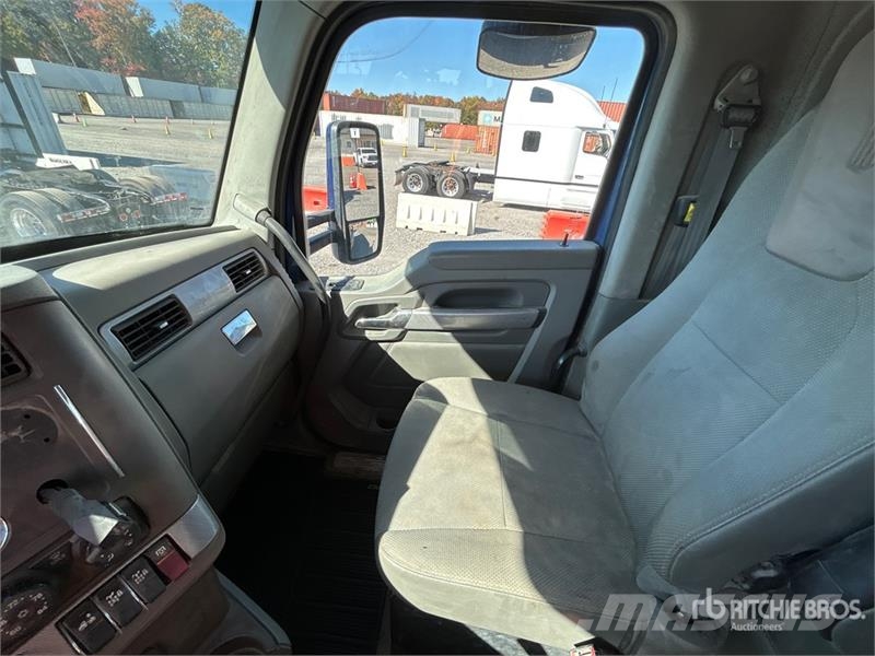 Kenworth T880 8x4 Tanker Truck Automobilinės cisternos