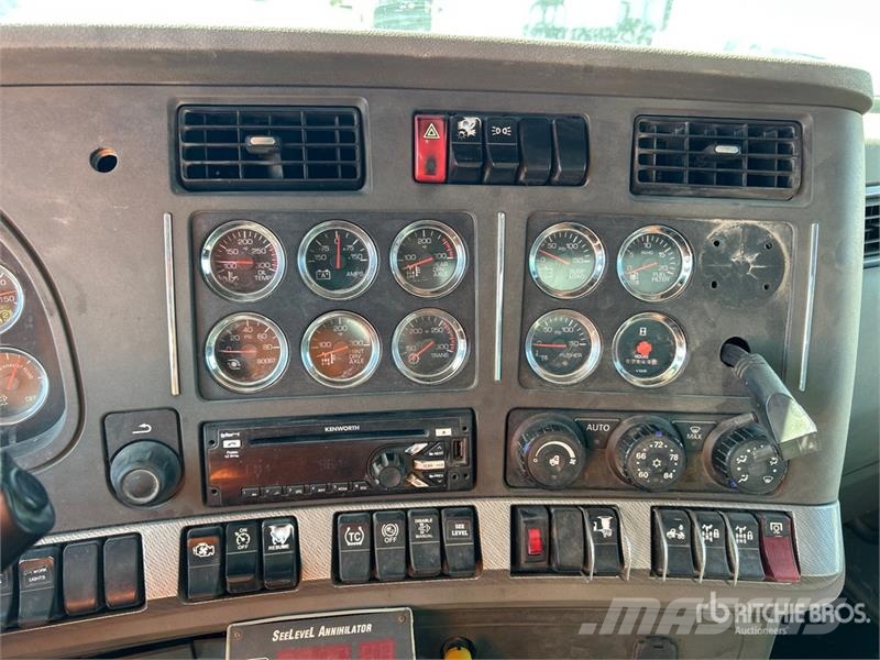 Kenworth T880 8x4 Tanker Truck Automobilinės cisternos